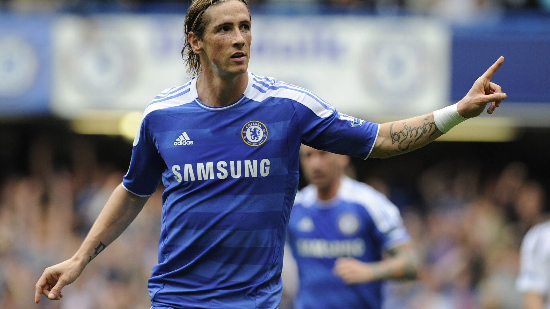 《【新玩法】电竞+音乐、电竞+电影跨界合作日益频繁》，电竞新游