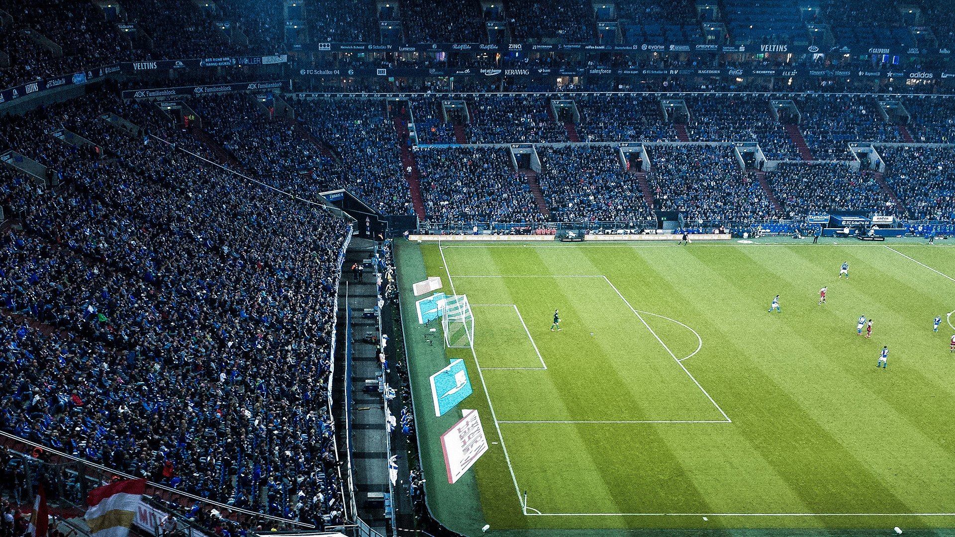 巴黎圣日耳曼高效引援，力争多线作战成功，巴黎圣日耳曼是什么战术